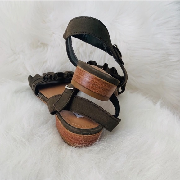 Steve Madden, Ohh-So-Pretty Olive Suede Sandals 7 - Picture 4 of 8